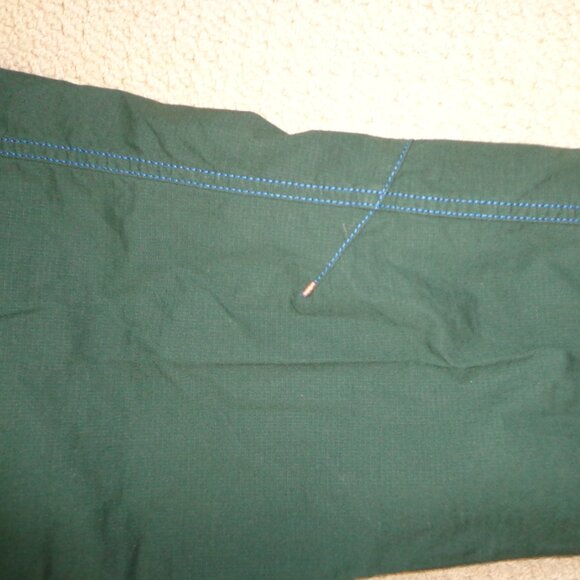 Title nine Boulder Knicker Ripstop Capris 4 Forest Zip/Double Snap Closure - Picture 6 of 12